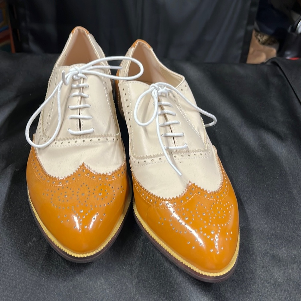 NEW Men’s Handmade Spectators Dress Shoes.